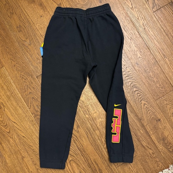 Nike LBJ Graphic Pants - Picture 6 of 9